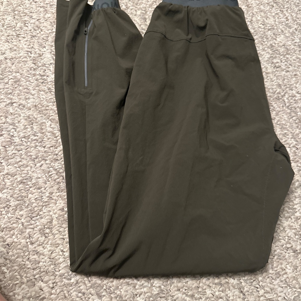 Joggers - Picture 3 of 4